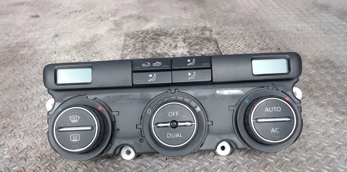 Commande de chauffage Volkswagen SCIROCCO III (137, 138) 2.0 tdi (2010-2017) occasion