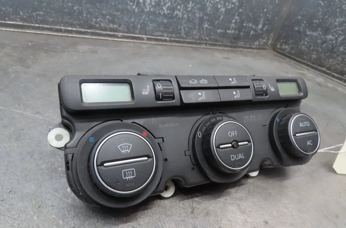 Commande de chauffage Volkswagen SCIROCCO III (137, 138) 2.0 tfsi (2008-2009) occasion