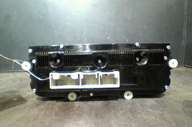 Commande de chauffage Volkswagen TOURAN (1T1, 1T2) 1.9 tdi (2003-2004) 5 portes occasion