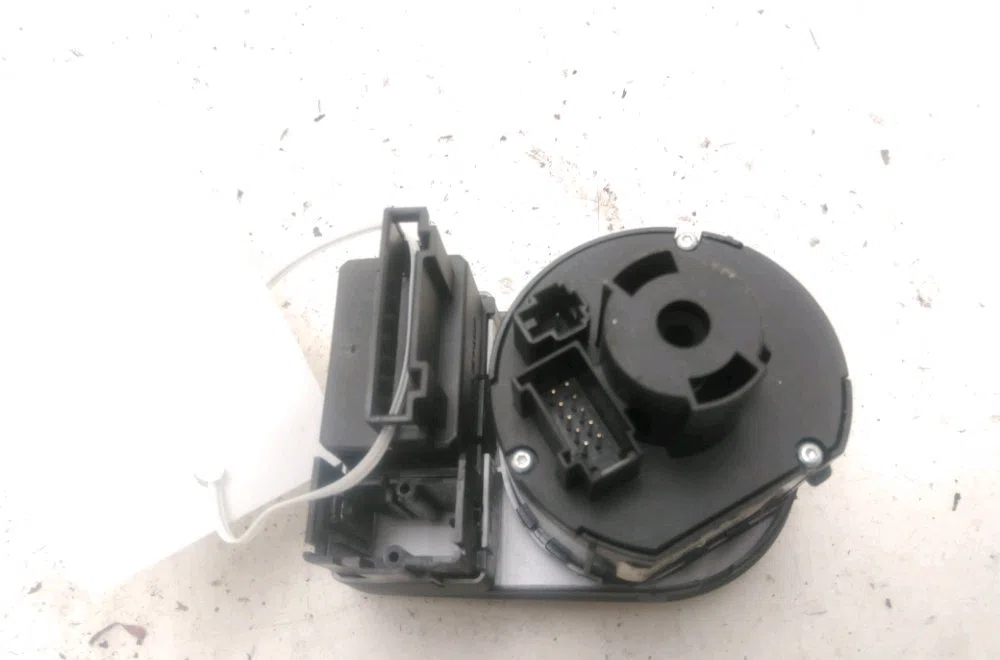 Commande eclairage Audi A1 (8X1, 8XK) 1.2 tfsi (2010-2015) occasion