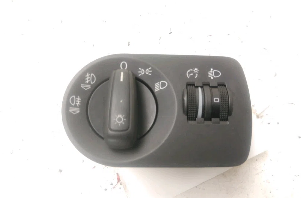 Commande eclairage Audi A1 (8X1, 8XK) 1.2 tfsi (2010-2015) occasion