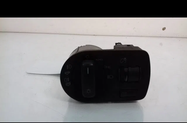 Commande eclairage Audi A3 (8P1) 2.0 tdi 16v (2003-2012) 3 portes occasion
