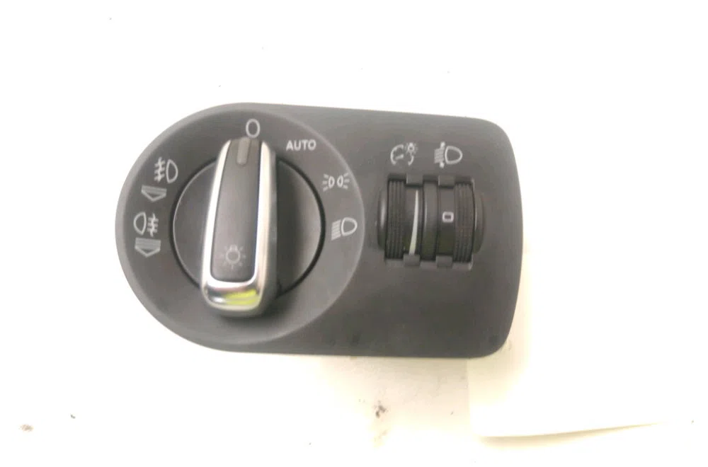 Commande eclairage Audi A3 Sportback (8PA) 1.6 tdi (2009-2013) occasion