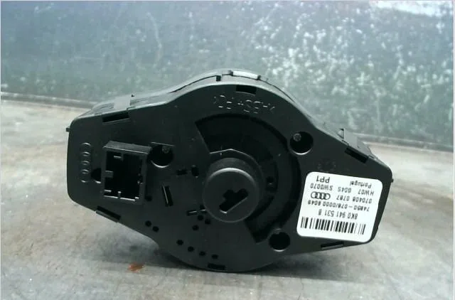 Commande eclairage Audi A4 B8 Avant (8K5) 2.0 tdi (2008-2015) occasion