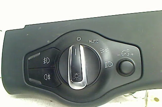 Commande eclairage Audi A4 B8 Avant (8K5) 2.0 tdi (2008-2015) occasion
