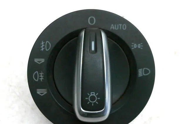Commande eclairage AUDI A6 ALLROAD QUATTRO 2.7 V AVUS occasion