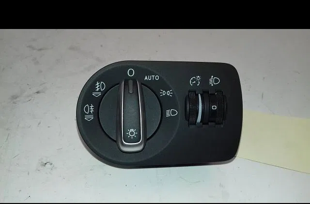 Commande eclairage Audi Q3 (8UB, 8UG) 1.4 tsi (2013-2018) occasion