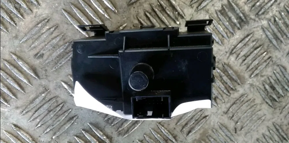 Commande eclairage Bmw 1 (E87) 118 d (2004-2007) 5 portes occasion