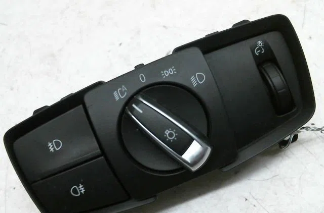 Commande eclairage Bmw 1 (F20) 118 d (2011-2015) occasion