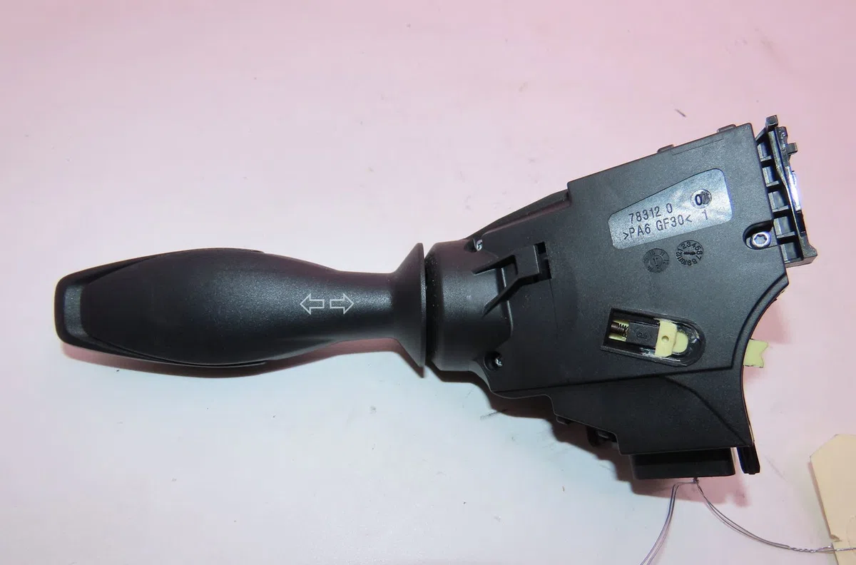 Commande eclairage Ford FIESTA VI (CB1, CCN) 1.25 (2008-2017) occasion