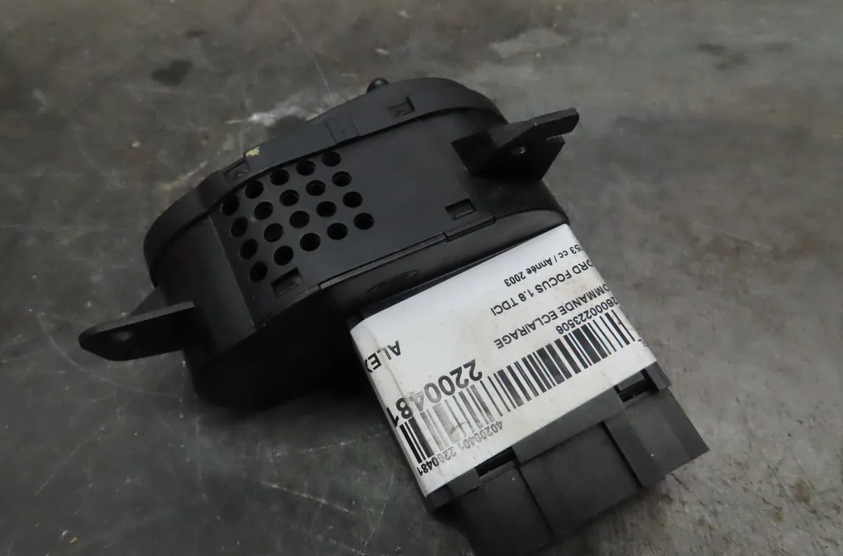 Commande eclairage Ford FOCUS I (DAW, DBW) 1.8 tdci (2001-2004) occasion