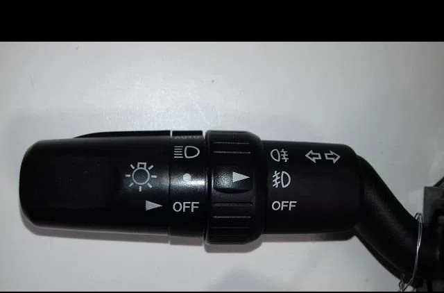 Commande eclairage Mazda 5 (CR19) 2.0 cd (cr19) (2005-2010) occasion