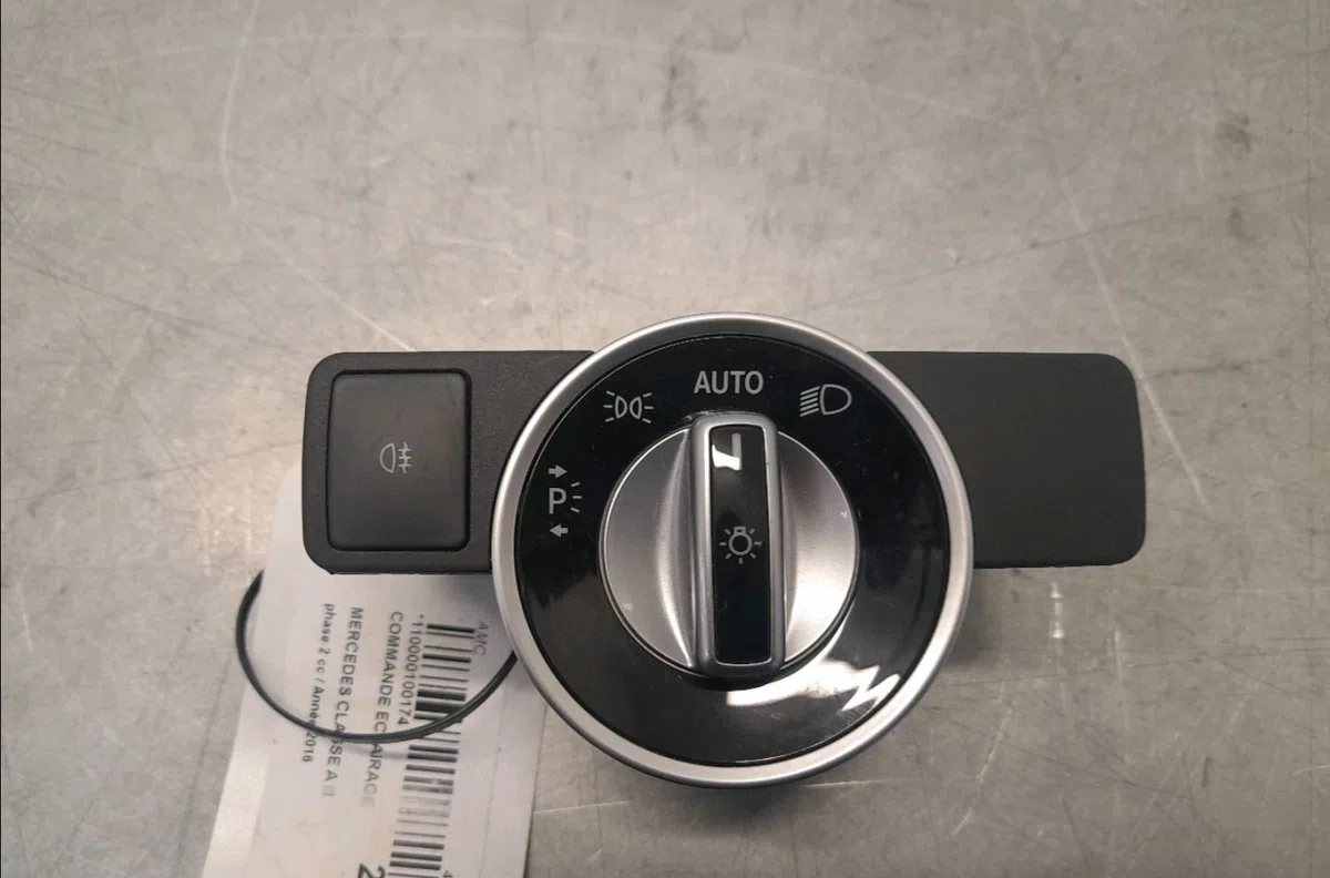 Commande eclairage Mercedes-benz CLASSE A (W176) A 160 (176.041) (2015-2018) occasion