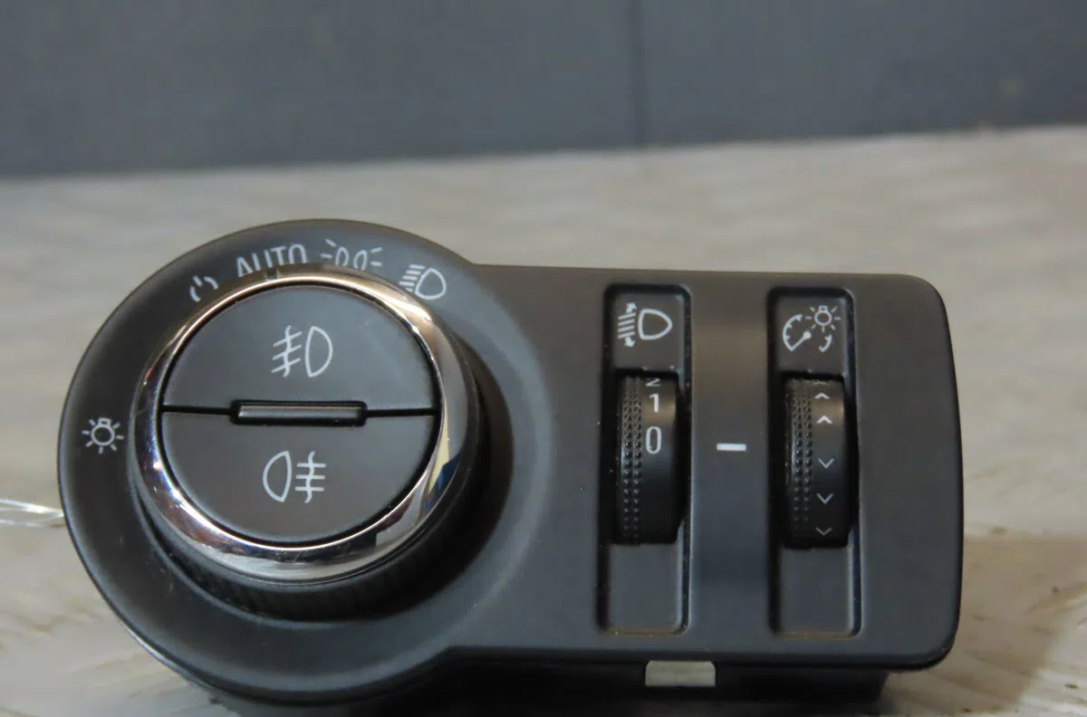 Commande eclairage OPEL ASTRA 2013 occasion