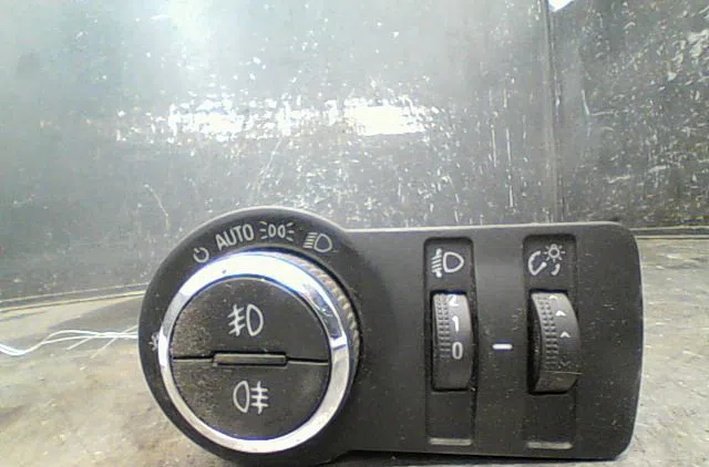 Commande eclairage Opel ASTRA J (P10) 2.0 cdti (68) (2009-2015) occasion