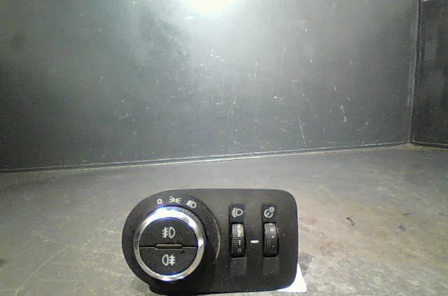 Commande eclairage Opel CORSA D (S07) 1.4 (l08, l68) (2006-2014) 3 portes occasion