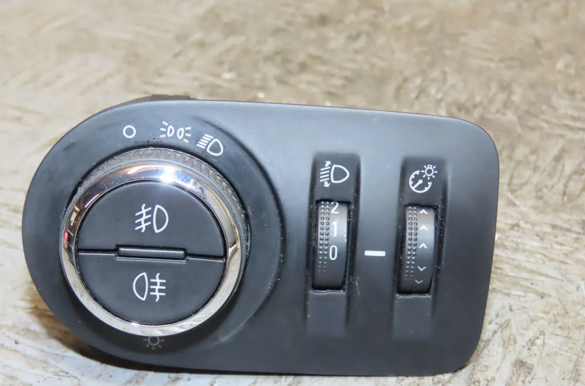 Commande eclairage Opel CORSA E (X15) 1.4 turbo (08, 68) (2014-2019) occasion