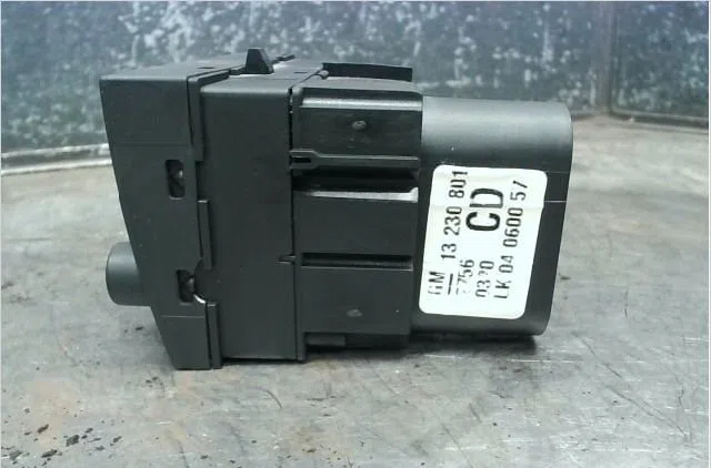 Commande eclairage Opel SIGNUM 3-5 portes (Z03) 1.9 cdti (f48) (2004-2008) 5 portes occasion