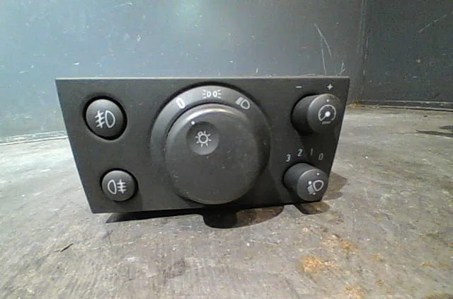Commande eclairage OPEL VECTRA 2005 occasion