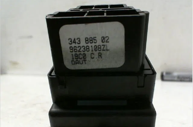 Commande eclairage PEUGEOT 106 Phase 2 04-1996--09-2003 1.1i occasion