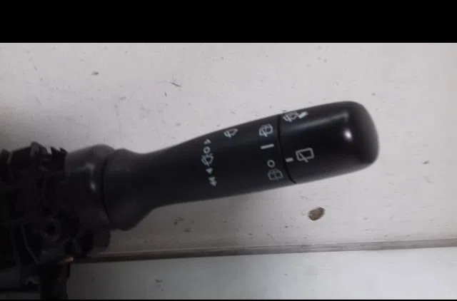 Commande eclairage Peugeot 108 1.2 (2014) occasion
