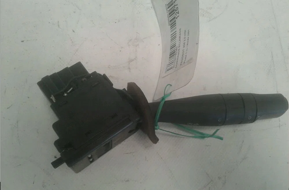 Commande eclairage Peugeot 206 3-5 portes (2A-C) 2.0 hdi 90 (1999-2009) 5 portes occasion