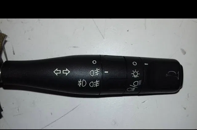 Commande eclairage Peugeot 306 3-5 portes (7A, 7C, N3, N5) 1.4 (1993-2001) 5 portes occasion
