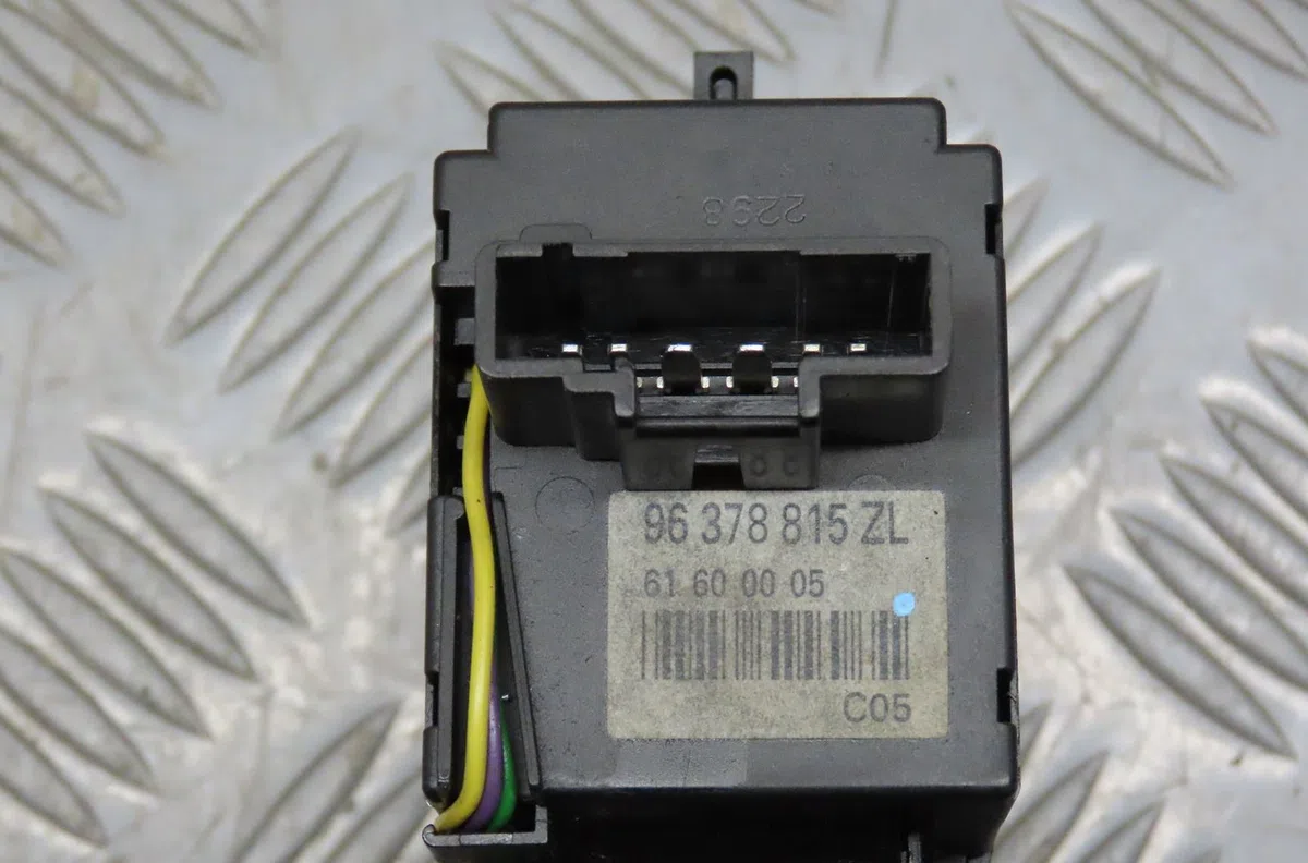 Commande eclairage Peugeot 607 (9D, 9U) 2.2 hdi (2000-2006) occasion