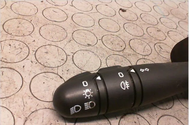 Commande eclairage Renault CLIO II (BB_, CB_) 1.2 (bb0a, bb0f, bb10, bb1k, bb28, bb2d, bb2h, cb0a,... (1998-2010) 5 port