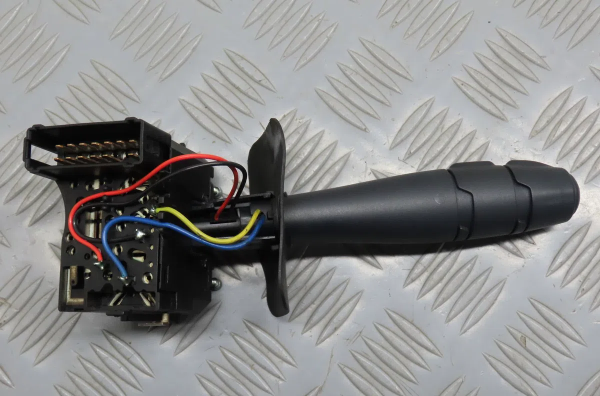 Commande eclairage Renault CLIO II Camionnette - 3-5 portes (SB0-1-2_) 1.9 d (sb0r) (1999-2000) occasion