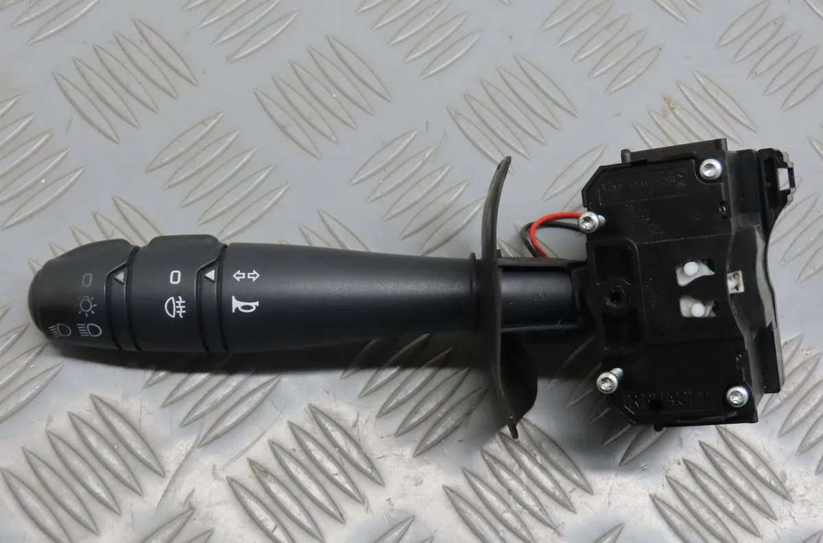 Commande eclairage Renault CLIO II Camionnette - 3-5 portes (SB0-1-2_) 1.9 d (sb0r) (1999-2000) occasion