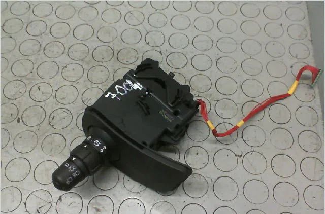 Commande eclairage Renault CLIO III (BR0-1, CR0-1) 1.2 16v hi-flex (br1u, cr1u) (2008-2014) occasion