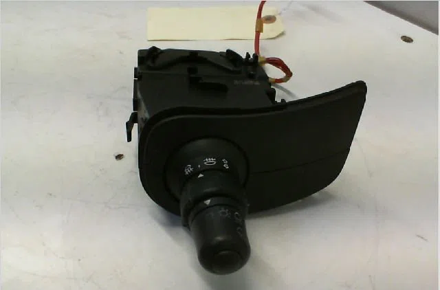 Commande eclairage RENAULT CLIO III Phase 1 09-2005--03-2009 1.2 TCE 16v 100ch occasion