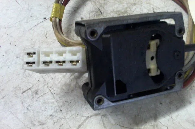 Commande eclairage RENAULT MASTER 1985 occasion