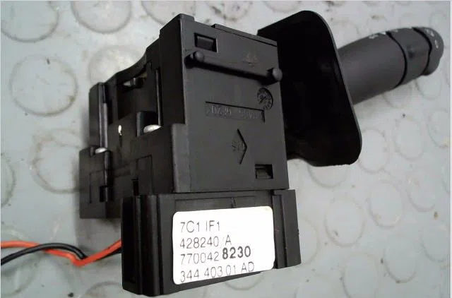 Commande eclairage Renault MEGANE I (BA0-1_) 1.4 16v (ba0d, ba1h, ba0w, ba10) (1999-2003) occasion