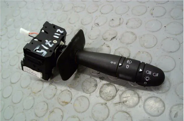 Commande eclairage Renault MEGANE I (BA0-1_) 1.4 16v (ba0d, ba1h, ba0w, ba10) (1999-2003) occasion