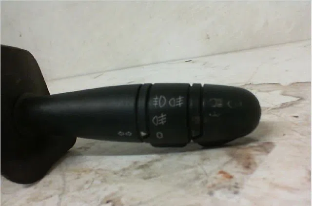 Commande eclairage RENAULT MEGANE II Phase 1 09-2003--12-2005 1.9 DCI 120ch occasion
