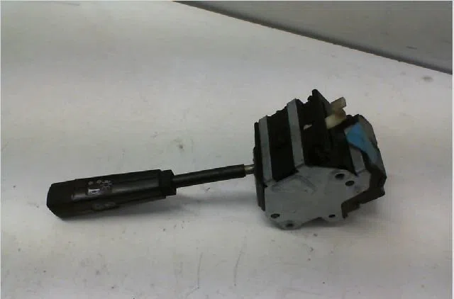 Commande eclairage RENAULT SUPER 5 Phase 1 10-1984--12-1996 FIVE D occasion