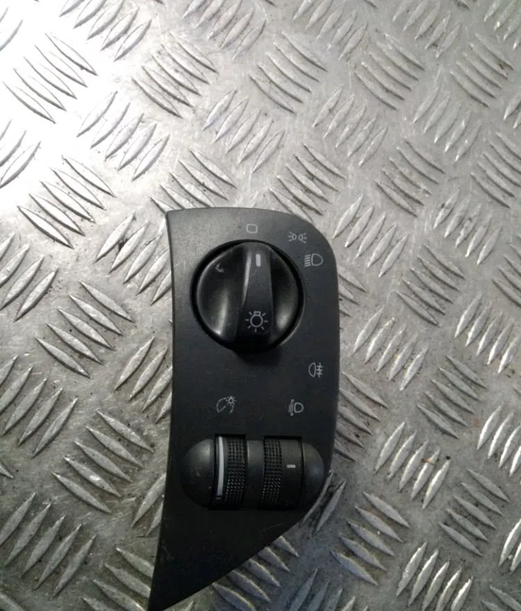 Commande eclairage Seat IBIZA II (6K1) 1.4 i (1993-2002) occasion