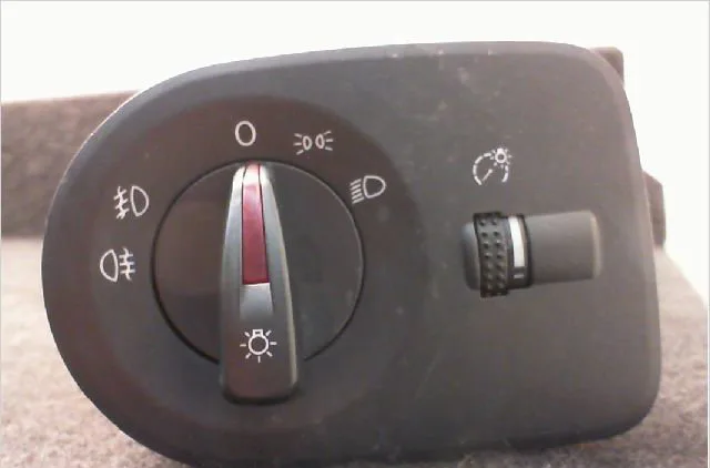 Commande eclairage Seat IBIZA IV (6J5, 6P1) 1.2 tsi (2010-2012) occasion