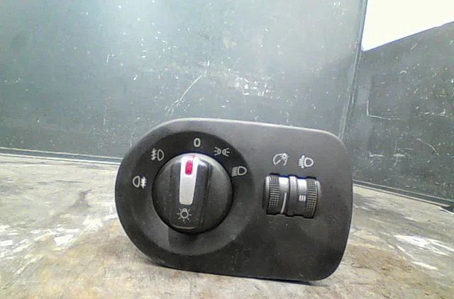 Commande eclairage Seat LEON (1P1) 1.9 tdi (2005-2010) 5 portes occasion