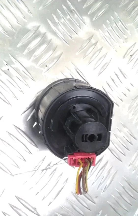 Commande eclairage Skoda FABIA III (NJ3) 1.0 (2014-2021) occasion