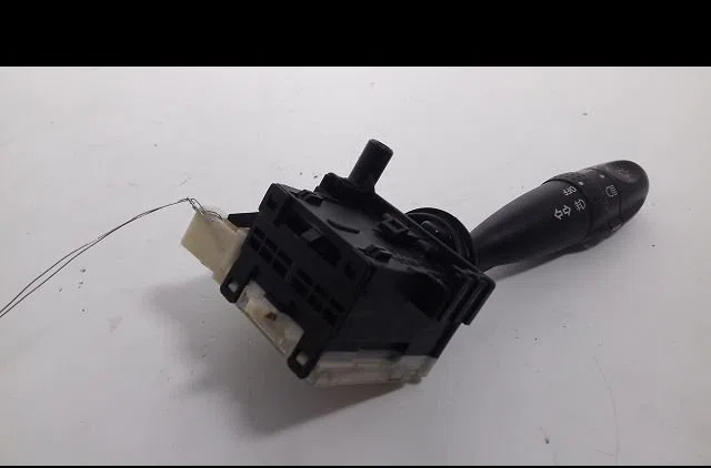 Commande eclairage Toyota YARIS (_P1_) 1.0 (scp10_) (1999-2005) occasion