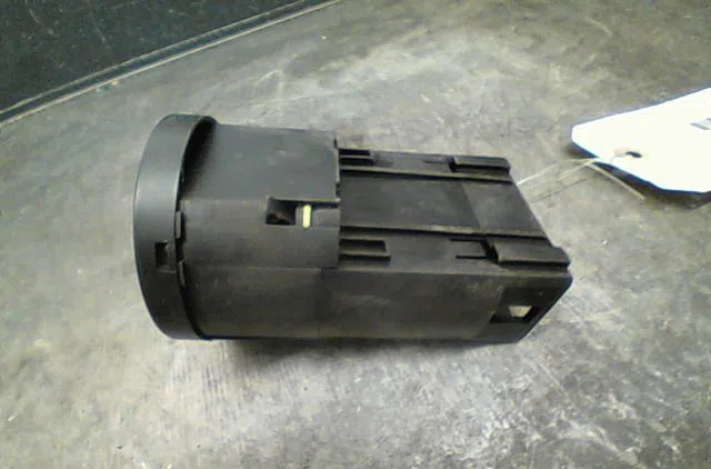 Commande eclairage VOLKSWAGEN BORA Phase 1 10-1998--12-2005 occasion