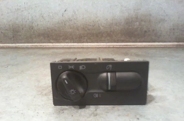 Commande eclairage VOLKSWAGEN GOLF III Phase 1 01-1992--12-1997 occasion