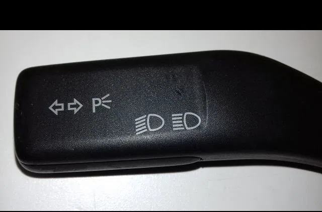 Commande eclairage Volkswagen GOLF V (1K1) 1.9 tdi (2003-2008) 5 portes occasion