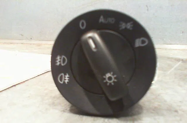 Commande eclairage VOLKSWAGEN GOLF V Phase 1 11-2003--10-2008 occasion