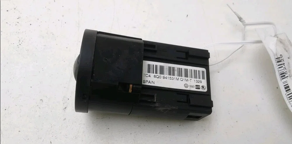 Commande eclairage Volkswagen POLO (9N_, 9A_) 1.2 12v (2001-2007) occasion