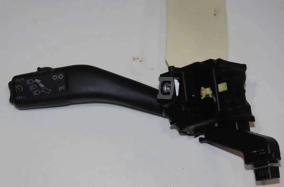 Commande eclairage Volkswagen SCIROCCO III (137, 138) 2.0 tfsi (2008-2009) occasion