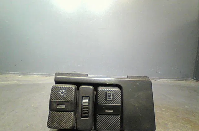 Commande eclairage Volkswagen TRANSPORTER IV Autobus-Autocar (70B, 70C, 7DB, 7DK, 70J, 70K 1.9 td (1992-2003) occasion